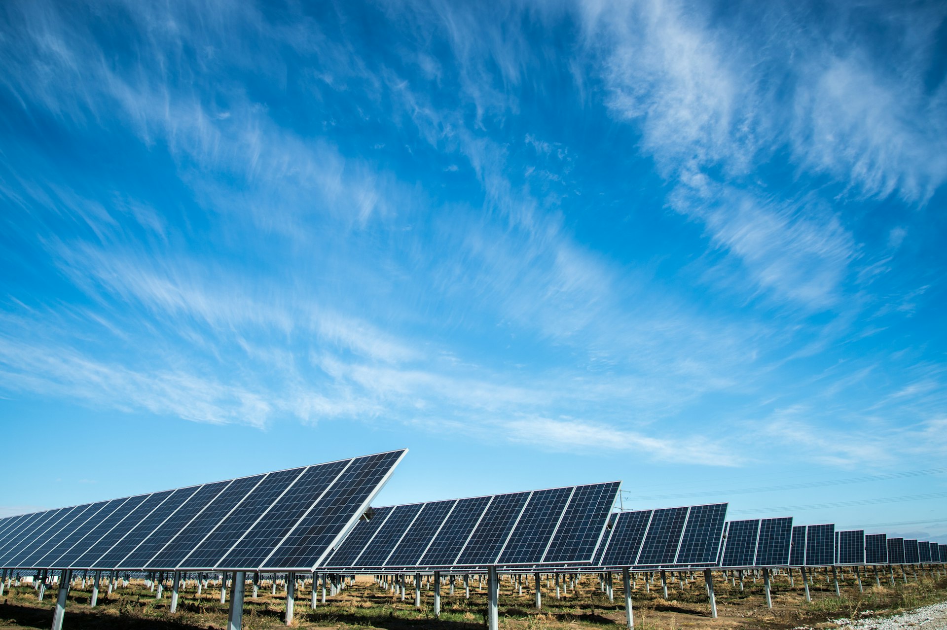 太陽光・風力発電所のイメージ